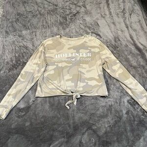 Camo small Hollister shirt